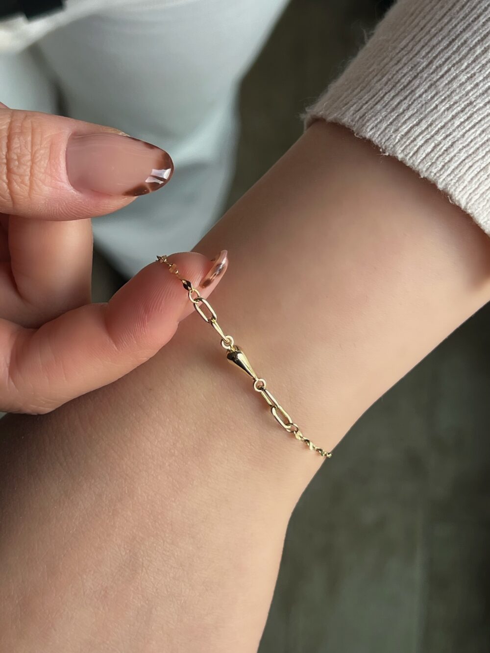 Modern Kesim Damla Bileklik